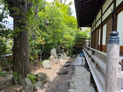 東福寺霊源院の庭を改装中